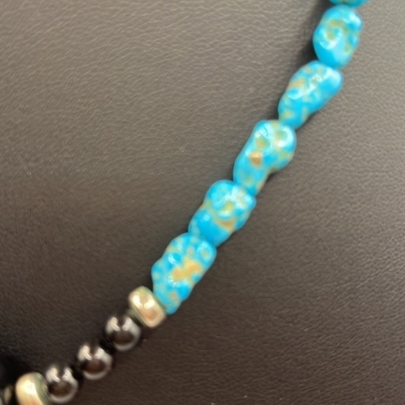 Turquoise & Black beaded Necklace - Picture 4 of 12